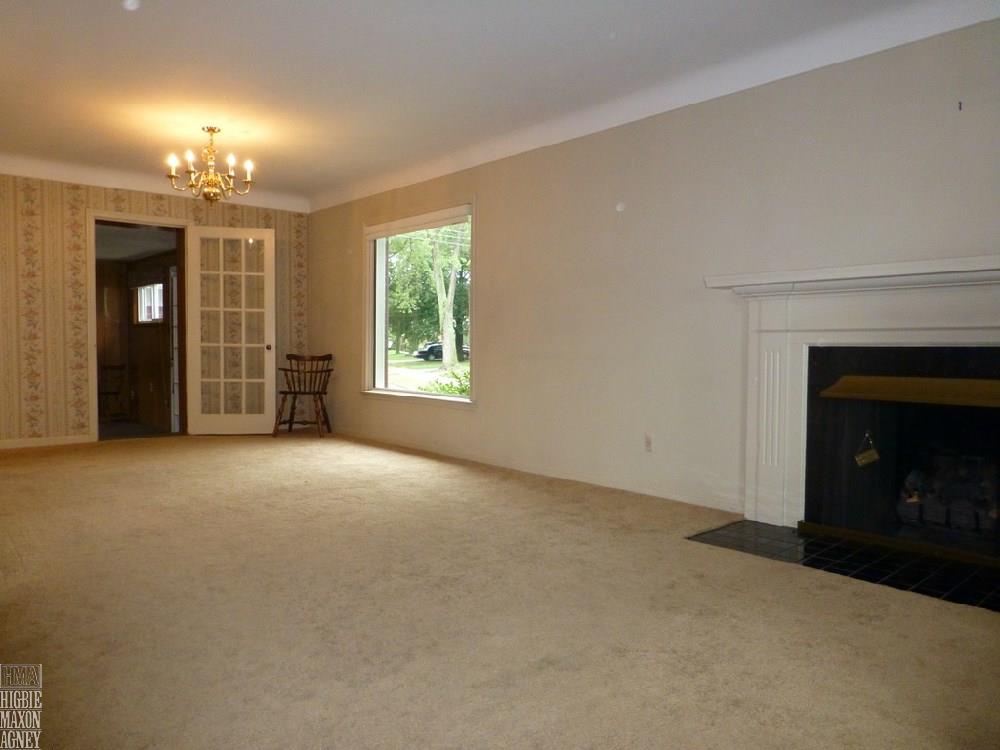19789 Holiday Road Grosse Pointe Woods, MI 48236 - Photo 2 of 16