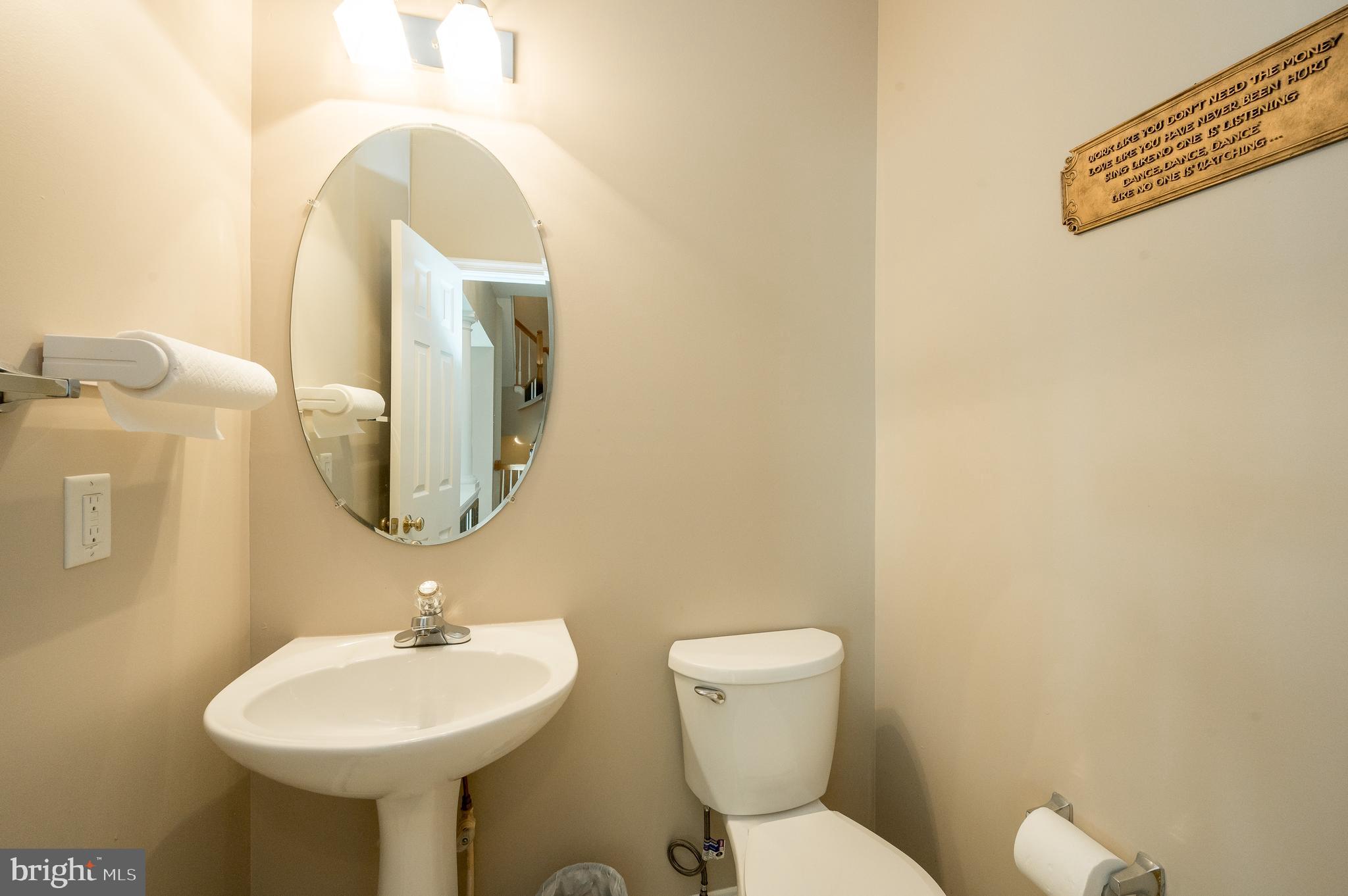 9011 Fox Park Road Clinton, MD 20735 - Photo 11 of 25 Powder Room