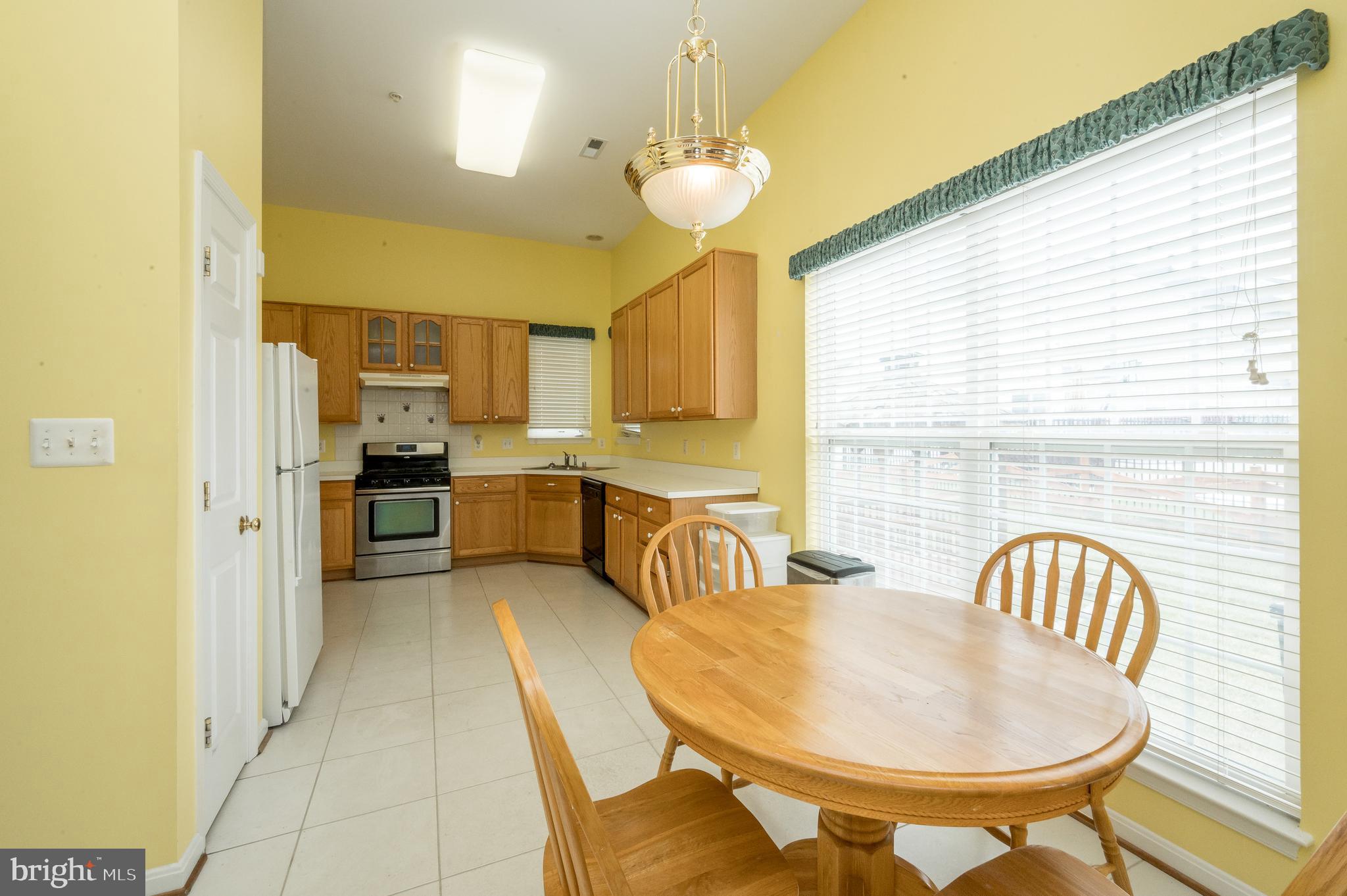 9011 Fox Park Road Clinton, MD 20735 - Photo 8 of 25 Kitchen
