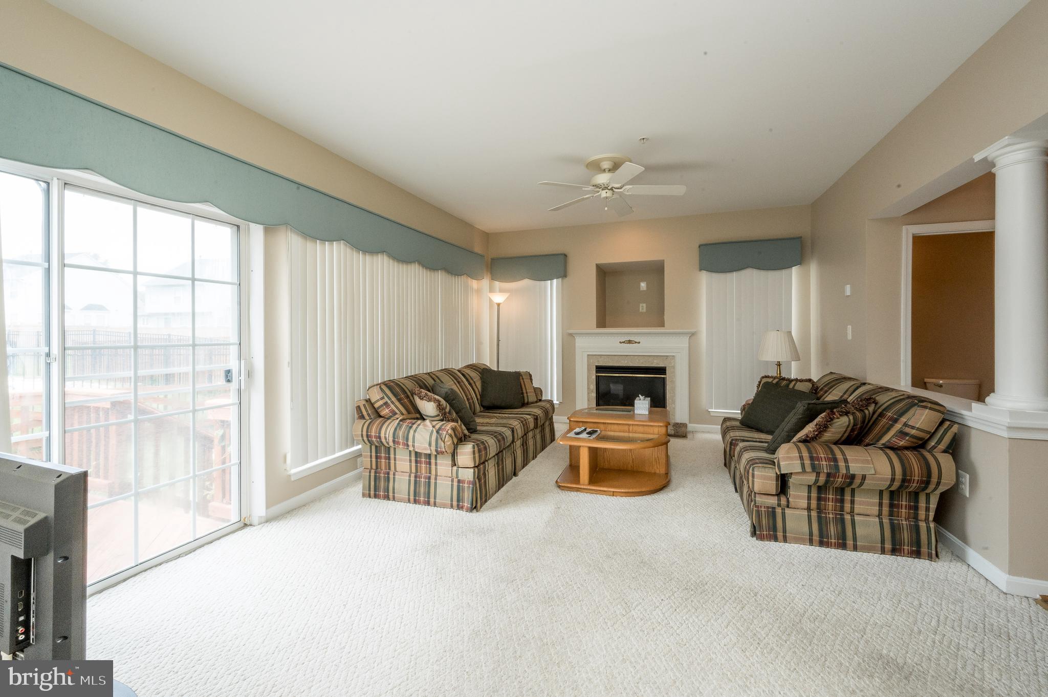 9011 Fox Park Road Clinton, MD 20735 - Photo 10 of 25 Family Room