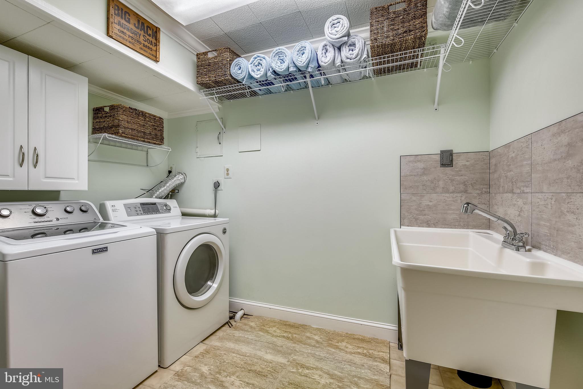 17024 Spates Hill Road Poolesville, MD 20837 - Photo 54 of 83 Great Laundry Room