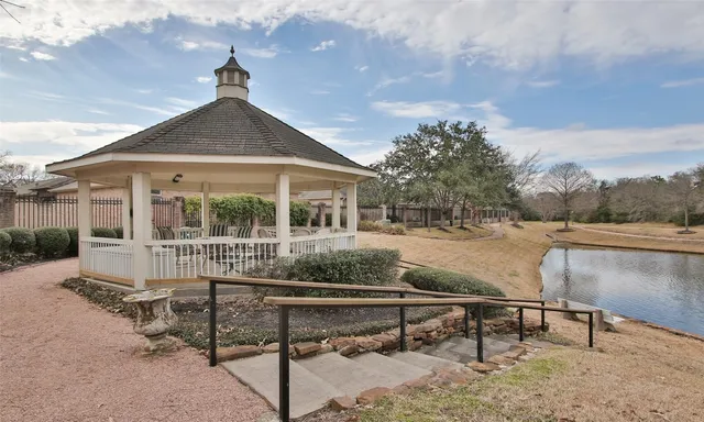 $3,700 | 1525 Briar Bend Drive, Friendswood, TX 77546