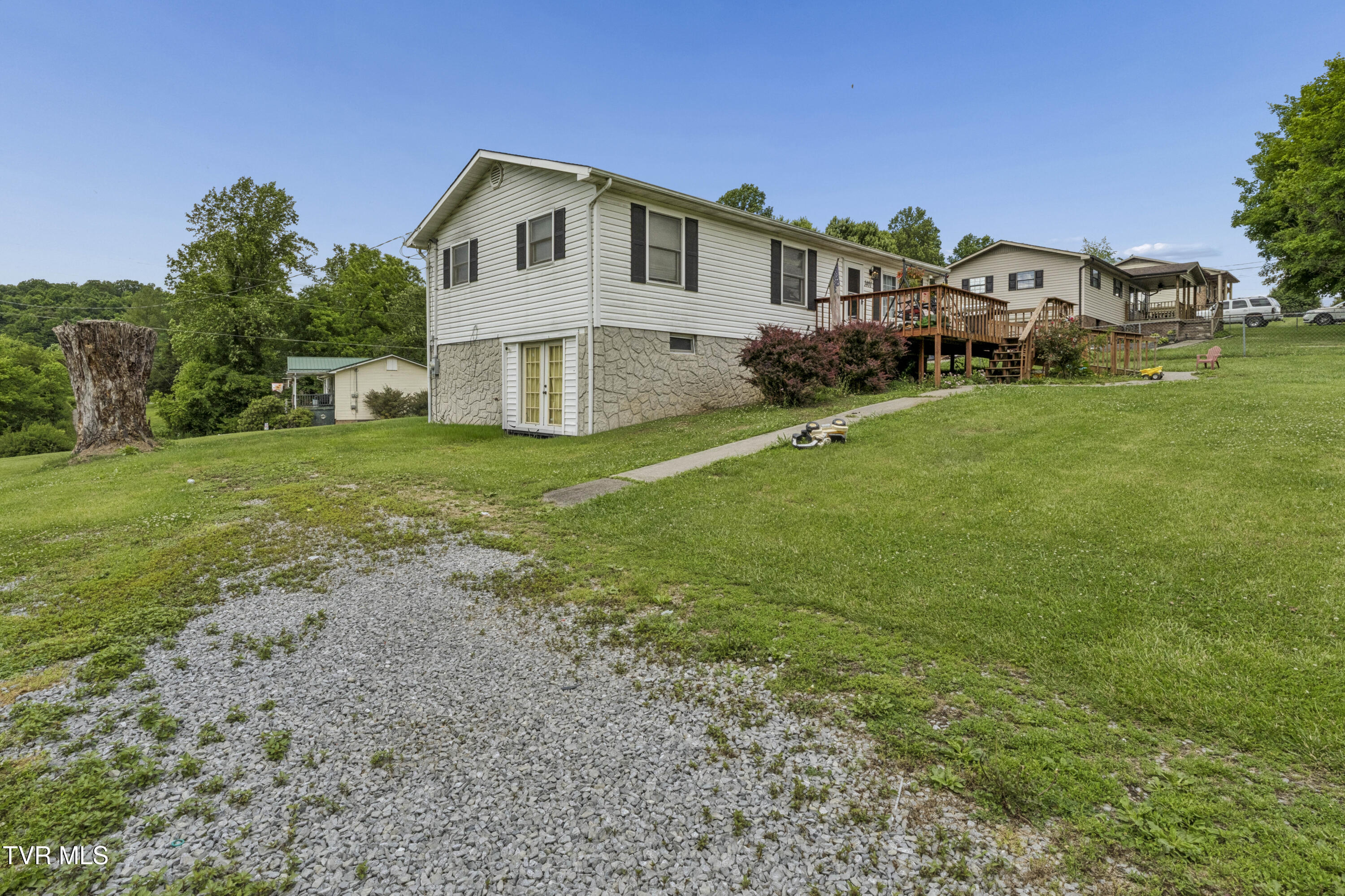 1401 Charity Hill Road Elizabethton, TN 37643 - Photo 24 of 25 Charity-22