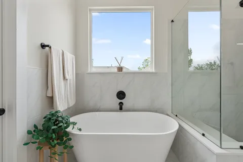 $555,000 | 1207 East 24th Street, Unit A, Houston, TX 77009
