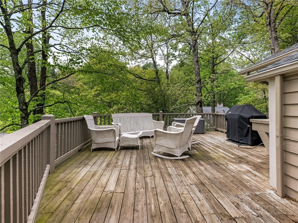 235 Valley View Road Blowing Rock, NC 28605 - Photo 18 of 32