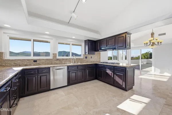 $1,945,000 | 2207 Terra Bella Lane, Camarillo, CA 93012