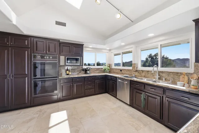 $2,095,000 | 2207 Terra Bella Lane, Camarillo, CA 93012