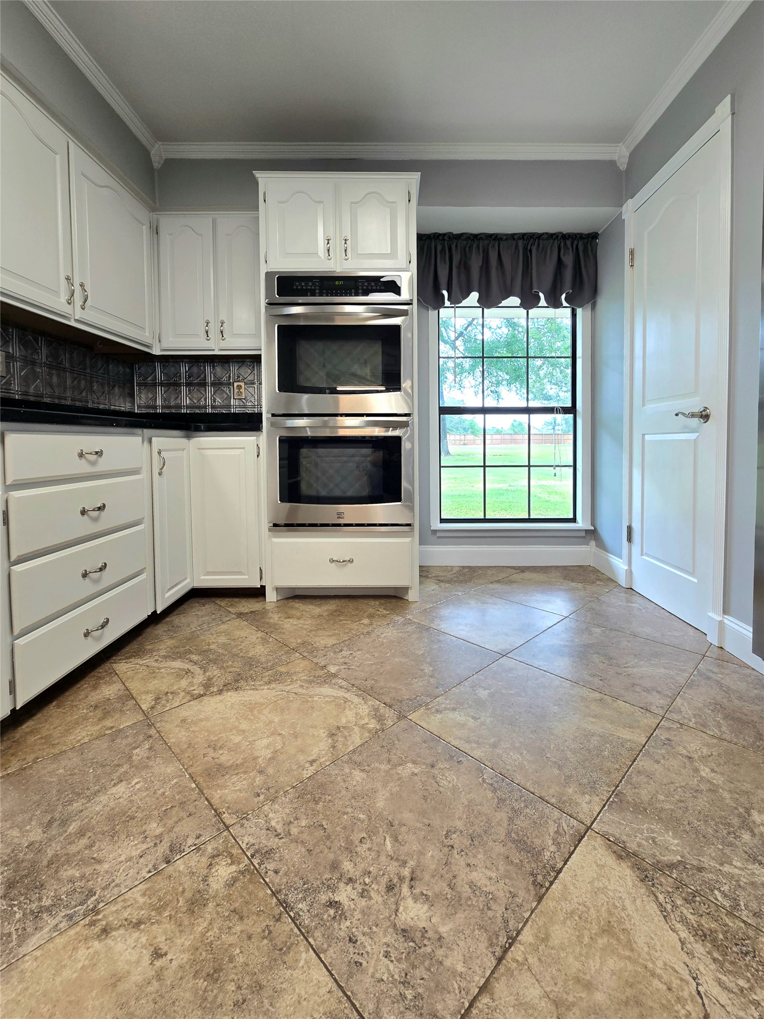 13580 Fm 2025 Road Cleveland, TX 77328 - Photo 12 of 50 Kitchen