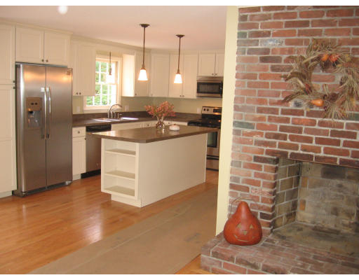 4 Tall Timber Road Wilbraham, MA 01095 - Photo 5 of 14 Gallery Image 5