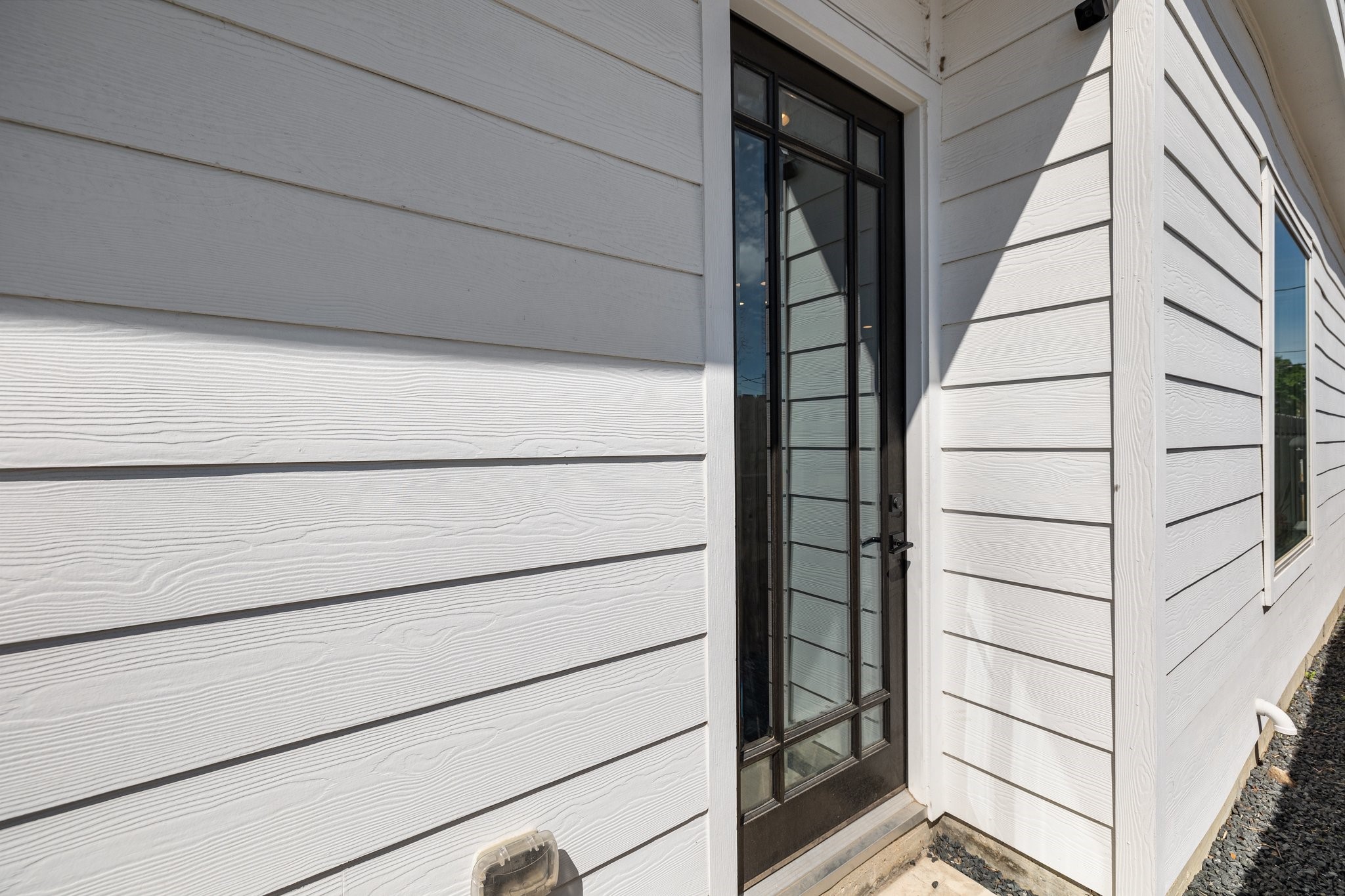 817 West 19th Street Houston, TX 77008 - Photo 2 of 24 a view of staircase with a small space