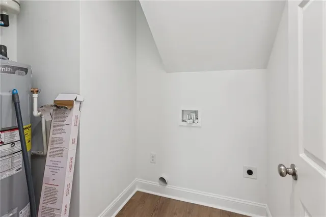 a view of a back yard