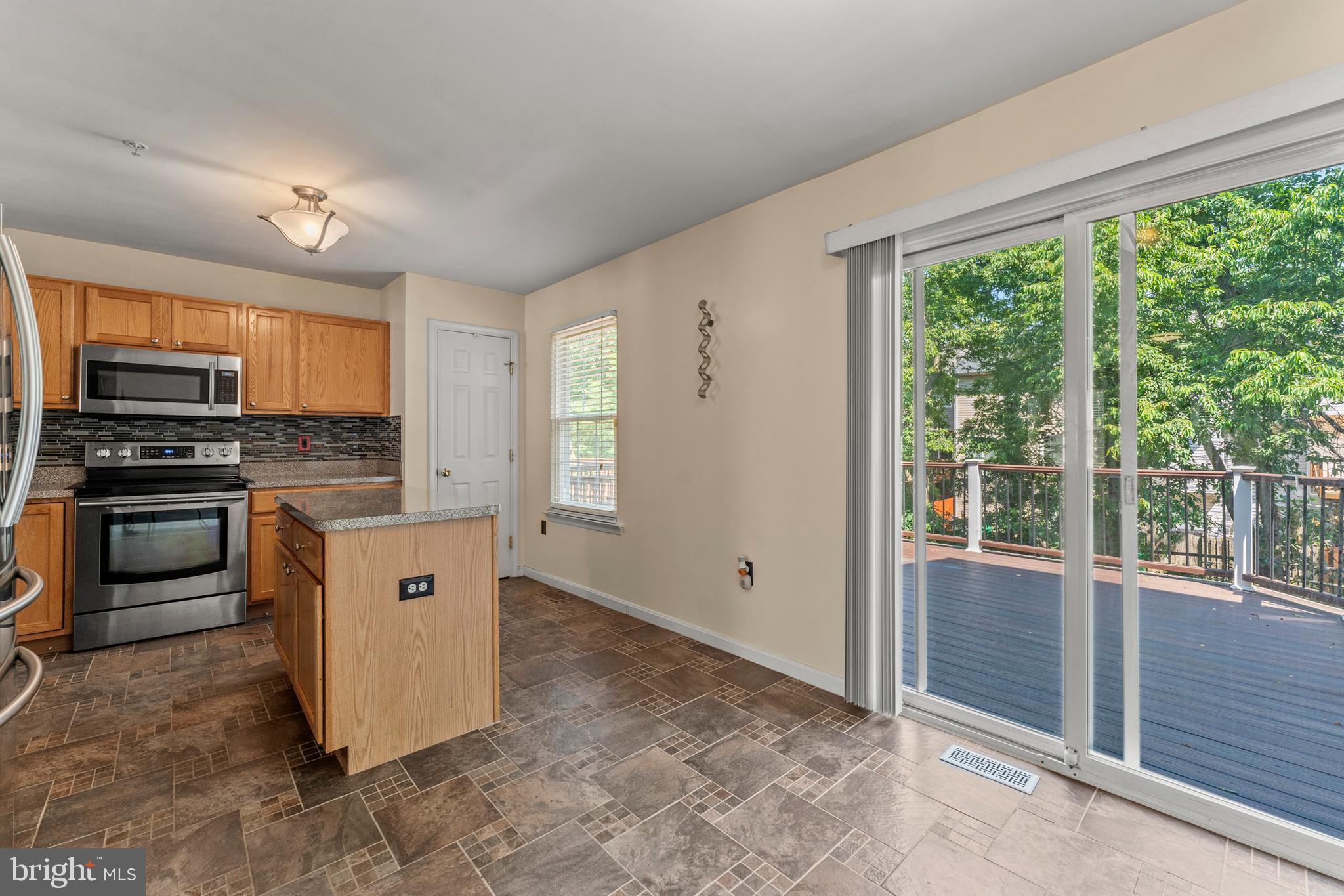 5522 Trout Run Road Clinton, MD 20735 - Photo 11 of 39 Kitchen