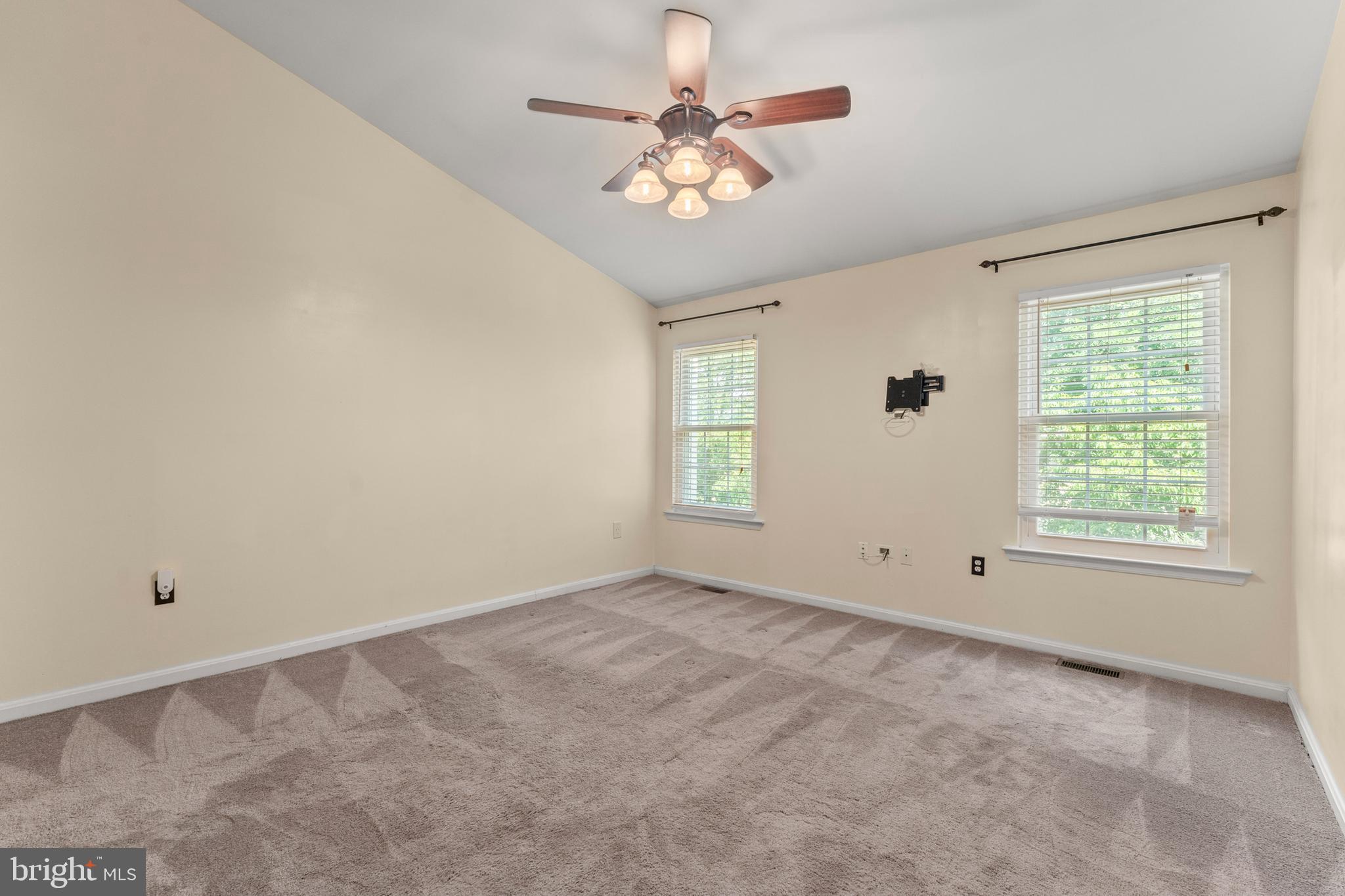 5522 Trout Run Road Clinton, MD 20735 - Photo 19 of 39 Primary Bed
