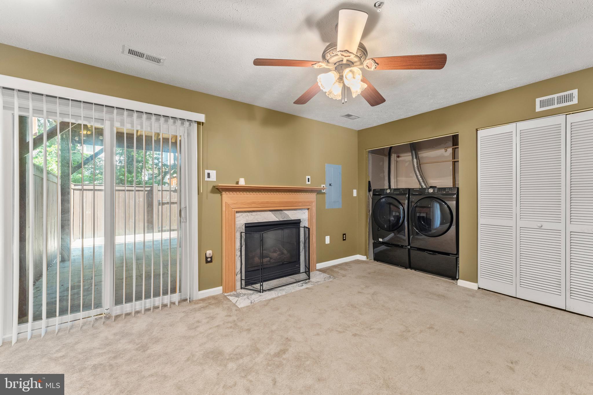 5522 Trout Run Road Clinton, MD 20735 - Photo 26 of 39 Living room