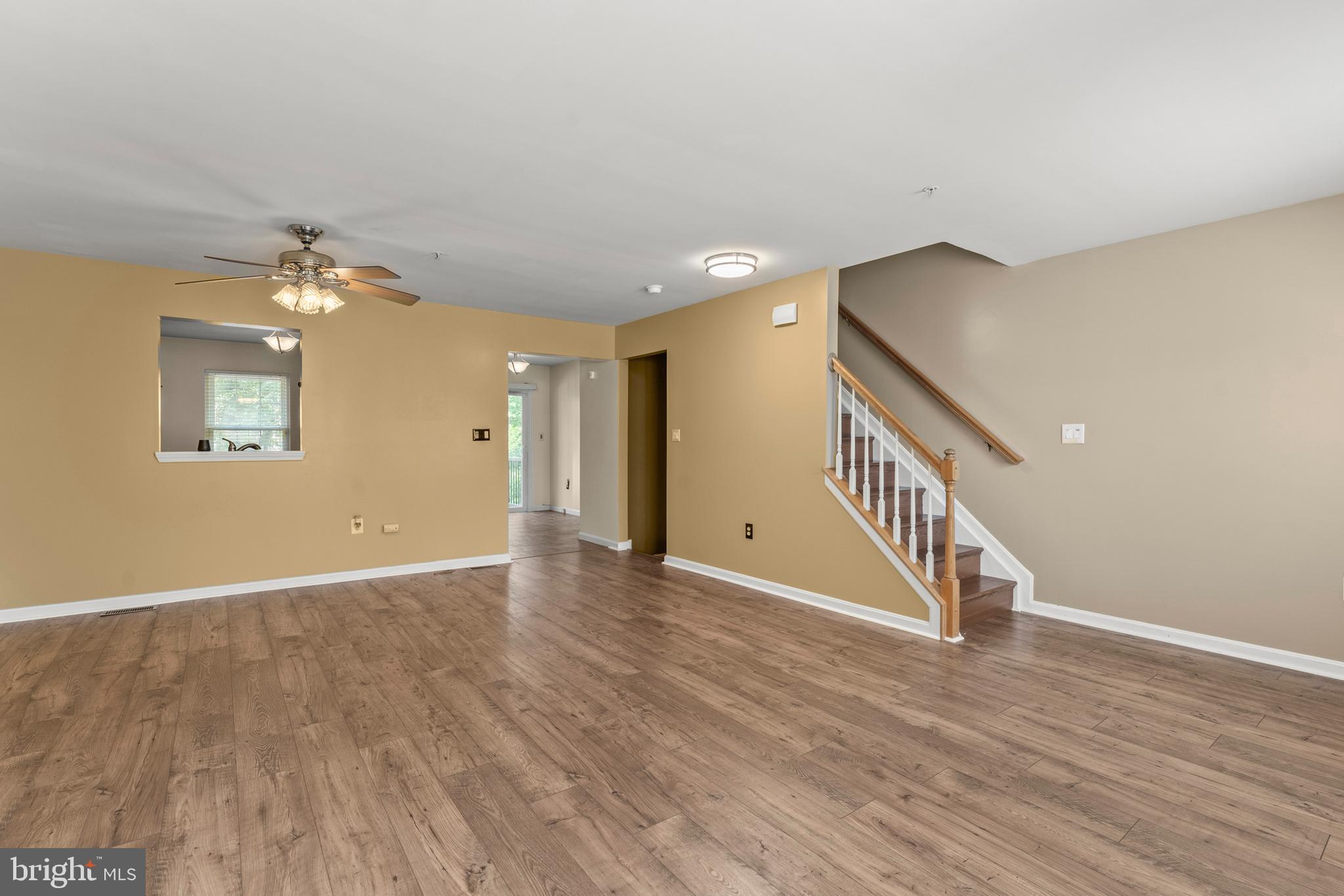 5522 Trout Run Road Clinton, MD 20735 - Photo 4 of 39 living/family room