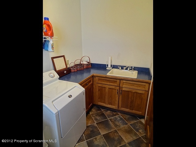 15 North Legend Road Shavertown, PA 18708 - Photo 19 of 23 a utility room with dryer and washer