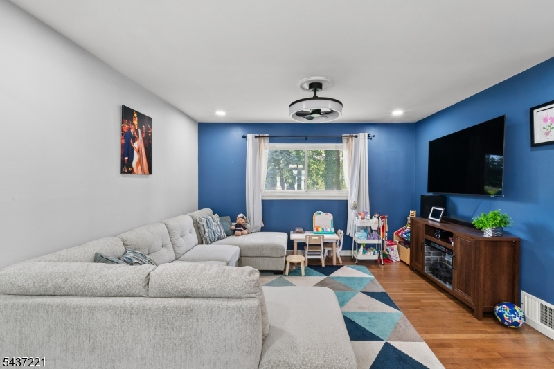 779 Hemlock Road Union, NJ 07083 - Photo 7 of 23