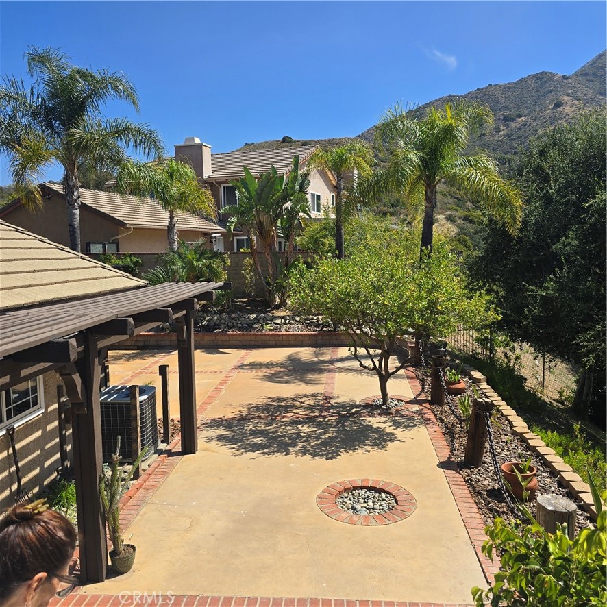 7134 Dos Rios Drive Tujunga, CA 91042 - Photo 3 of 7 back yard