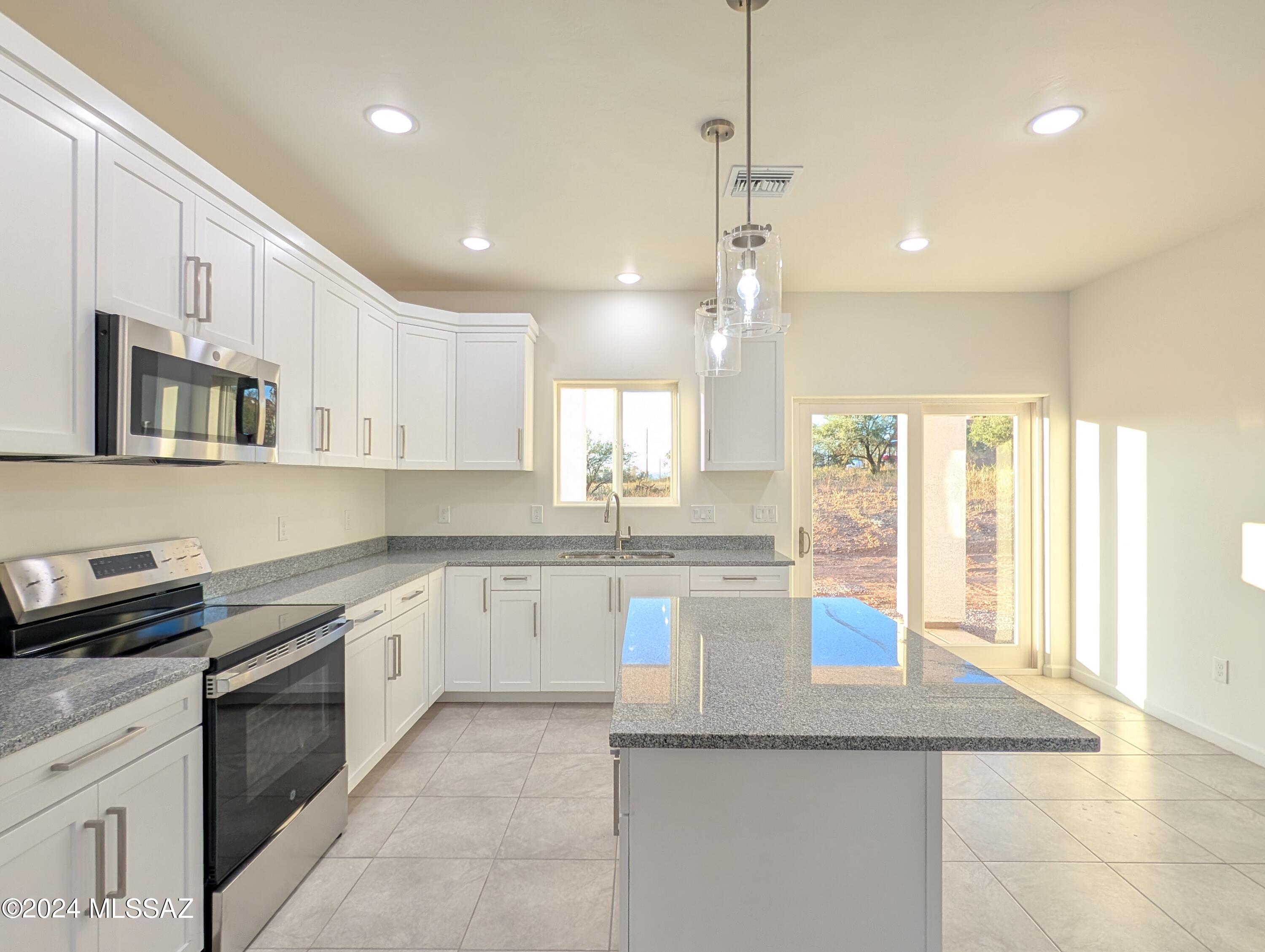 212 Vara Court Rio Rico, AZ 85648 - Photo 8 of 27