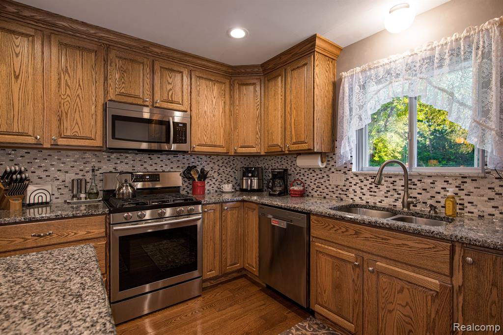 4317 South Lake George Road Dryden, MI 48428 - Photo 13 of 55