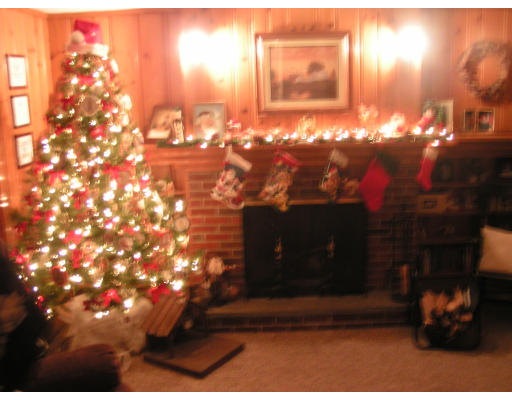 26 Richard Road Swansea, MA 02777 - Photo 3 of 13 Gallery Image 3