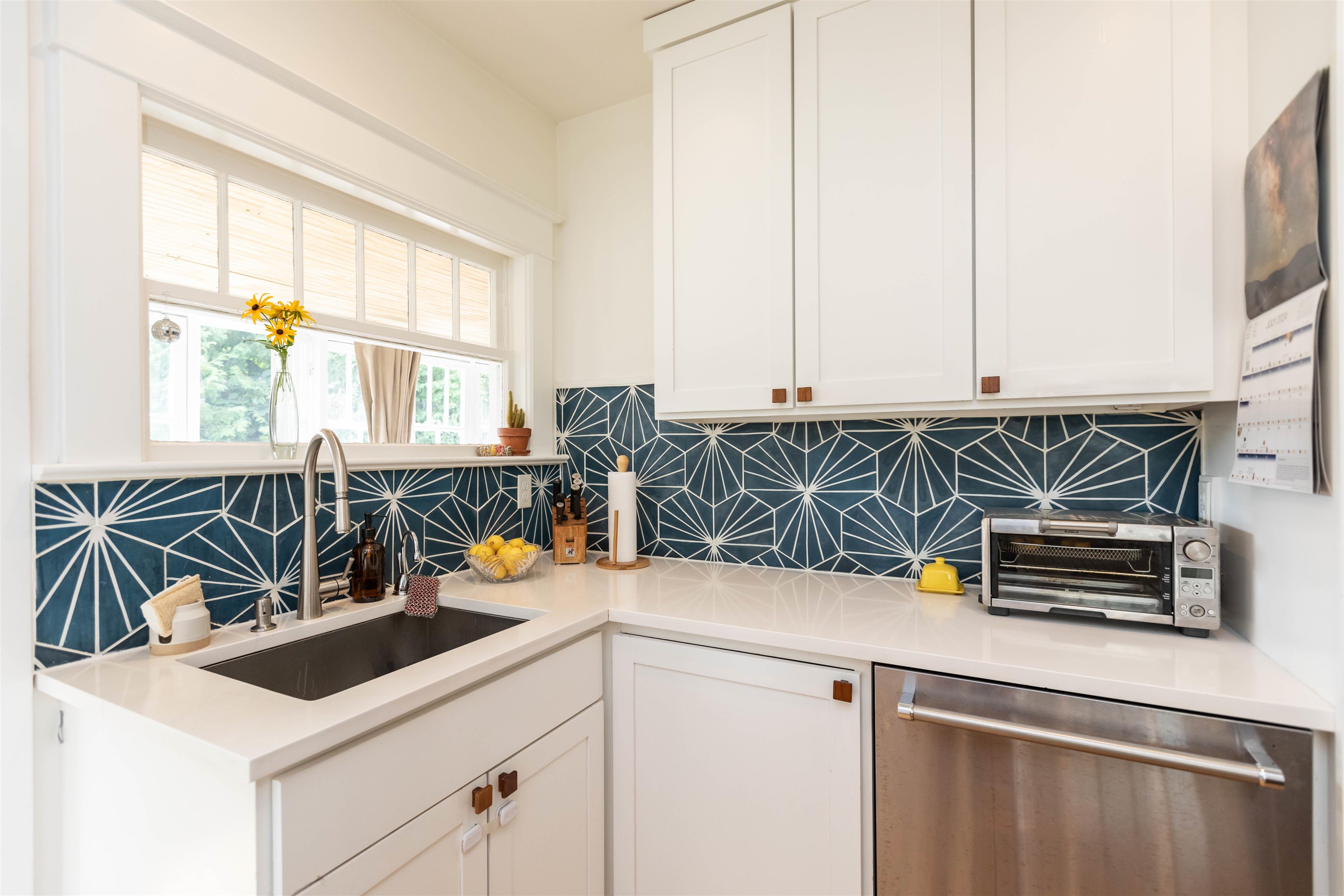 18 Grove Street Burlington, VT 05401 - Photo 8 of 25