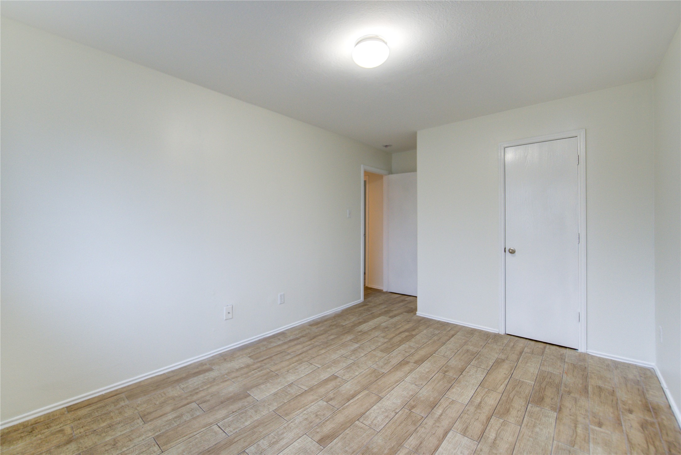 9926 Myrtle Field Lane Houston, TX 77044 - Photo 24 of 34 Bedroom 2