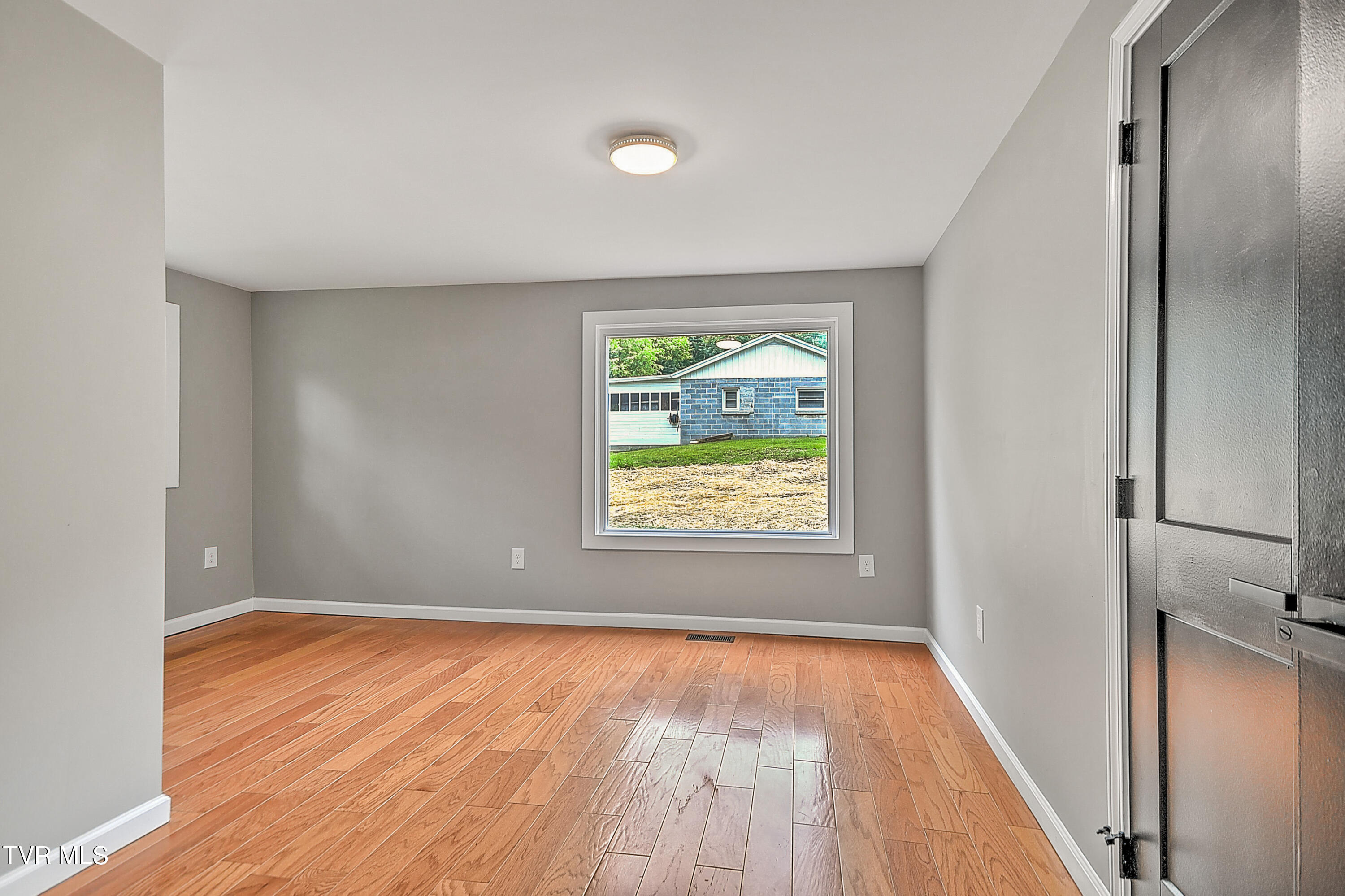 2820 Broad Street Bristol, TN 37620 - Photo 22 of 40 2820 Broad DM-22