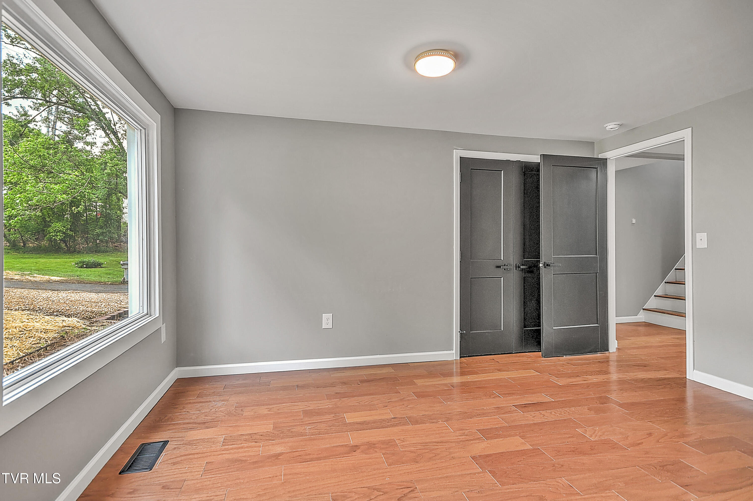 2820 Broad Street Bristol, TN 37620 - Photo 23 of 40 2820 Broad DM-23