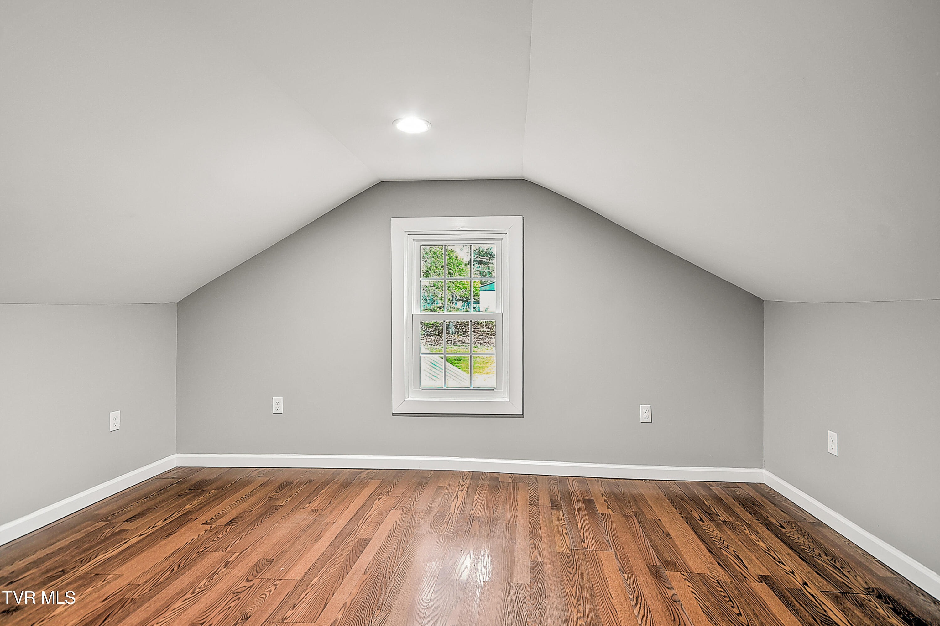 2820 Broad Street Bristol, TN 37620 - Photo 29 of 40 2820 Broad DM-29