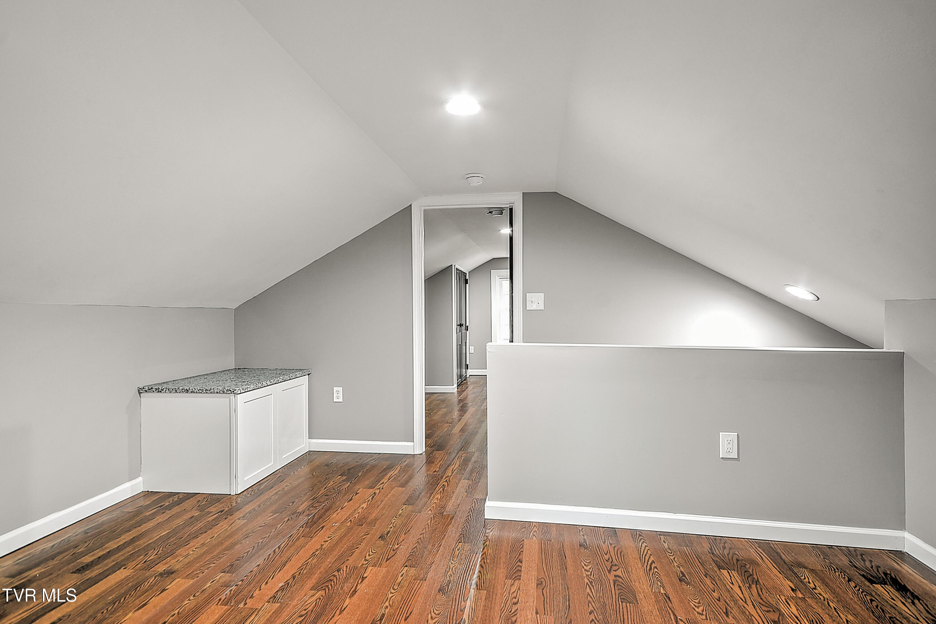 2820 Broad Street Bristol, TN 37620 - Photo 30 of 40 2820 Broad DM-30