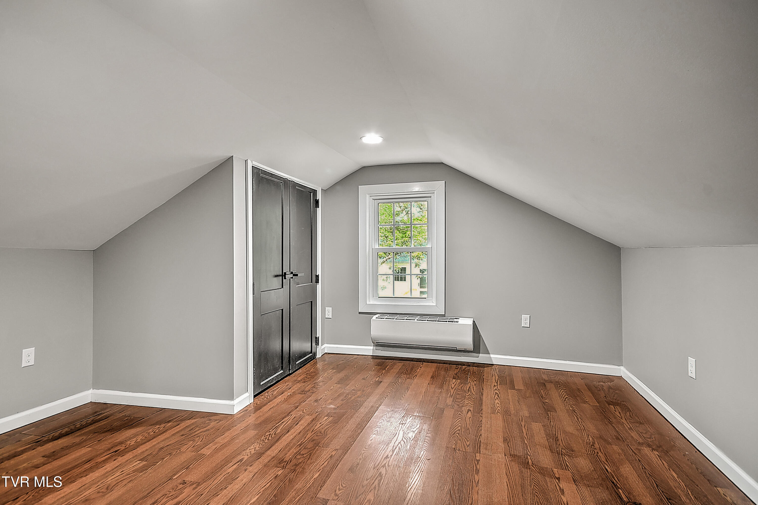 2820 Broad Street Bristol, TN 37620 - Photo 31 of 40 2820 Broad DM-31