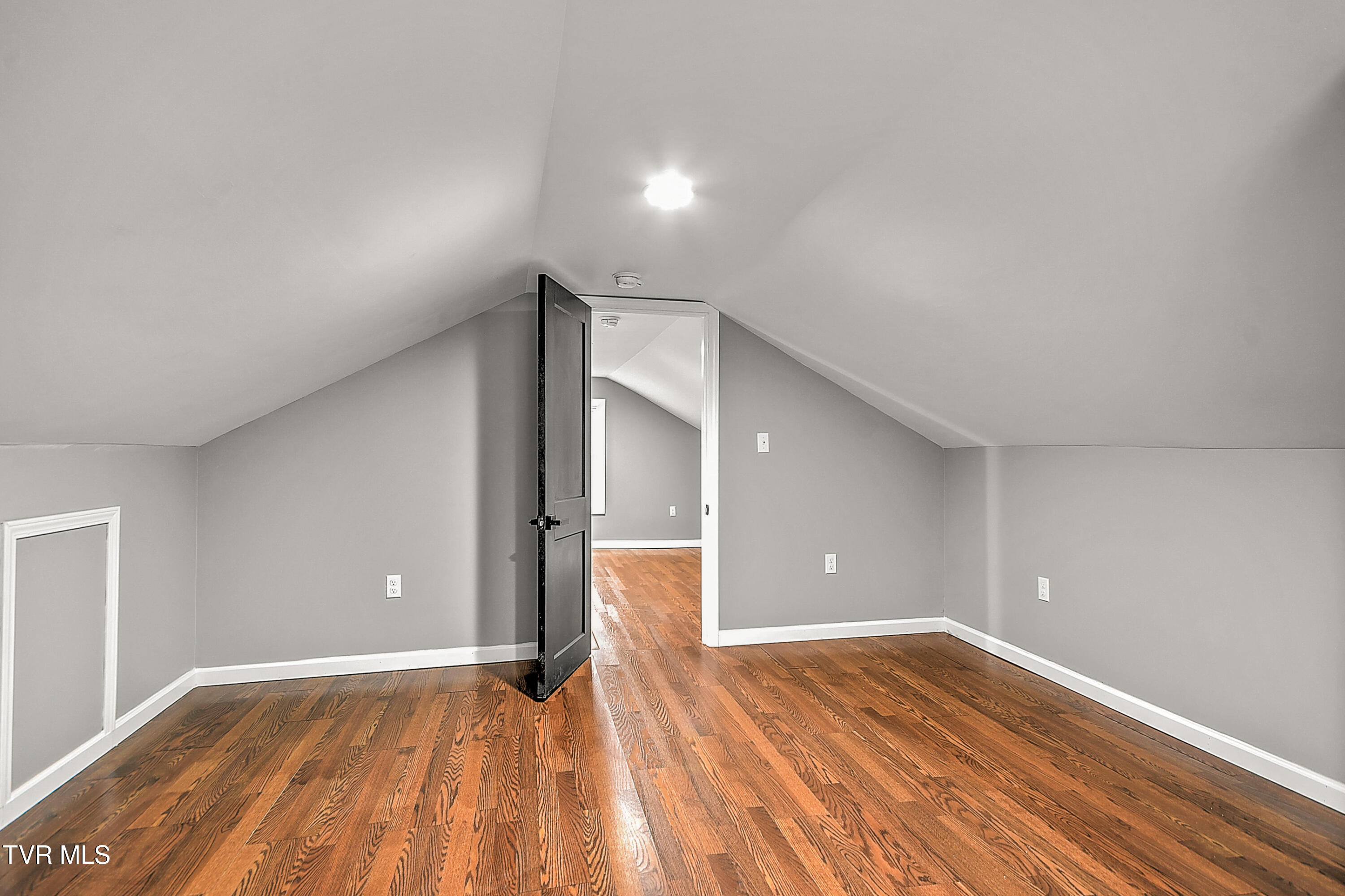 2820 Broad Street Bristol, TN 37620 - Photo 32 of 40 2820 Broad DM-32