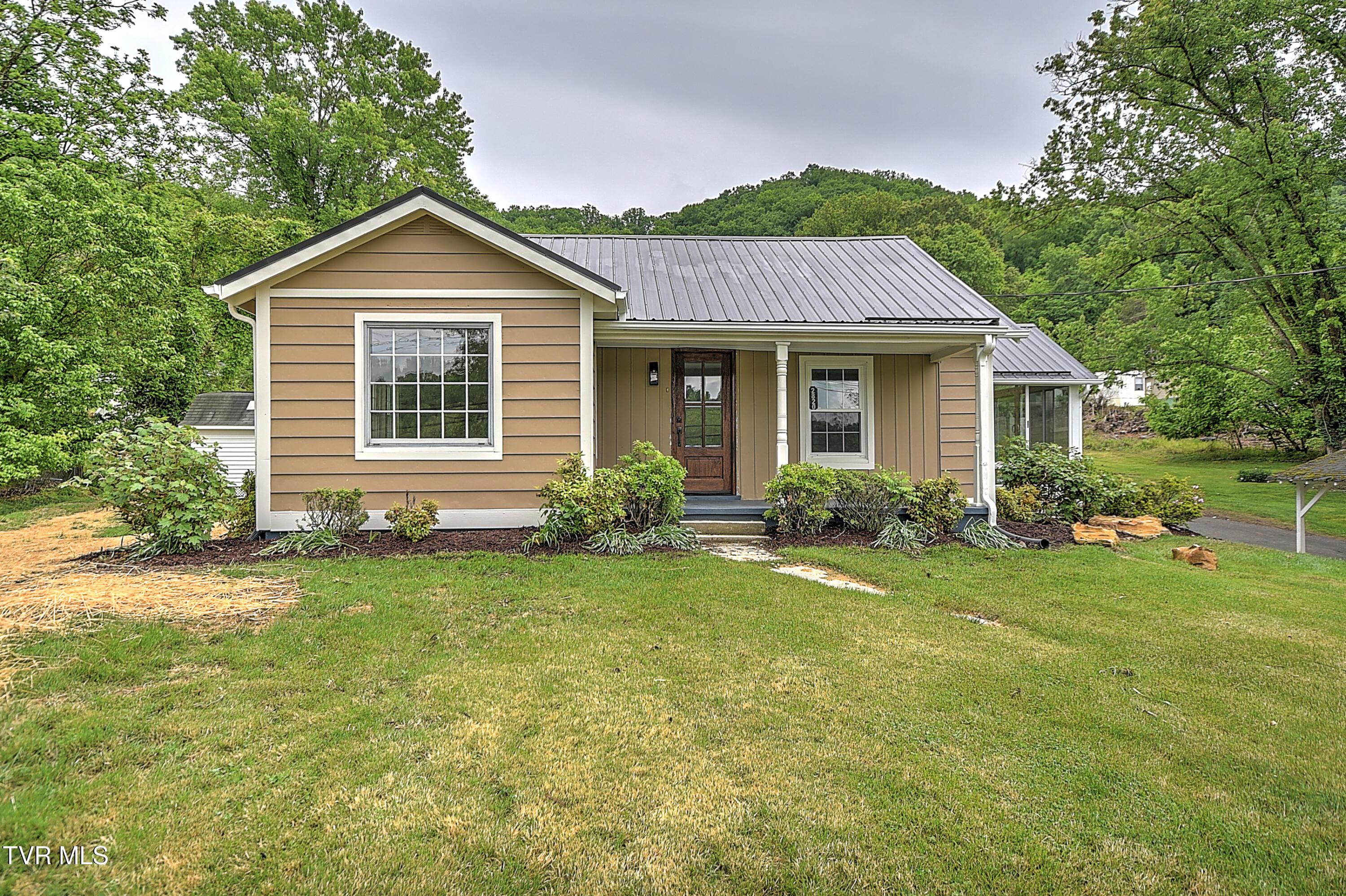 2820 Broad Street Bristol, TN 37620 - Photo 4 of 40 2820 Broad DM-4