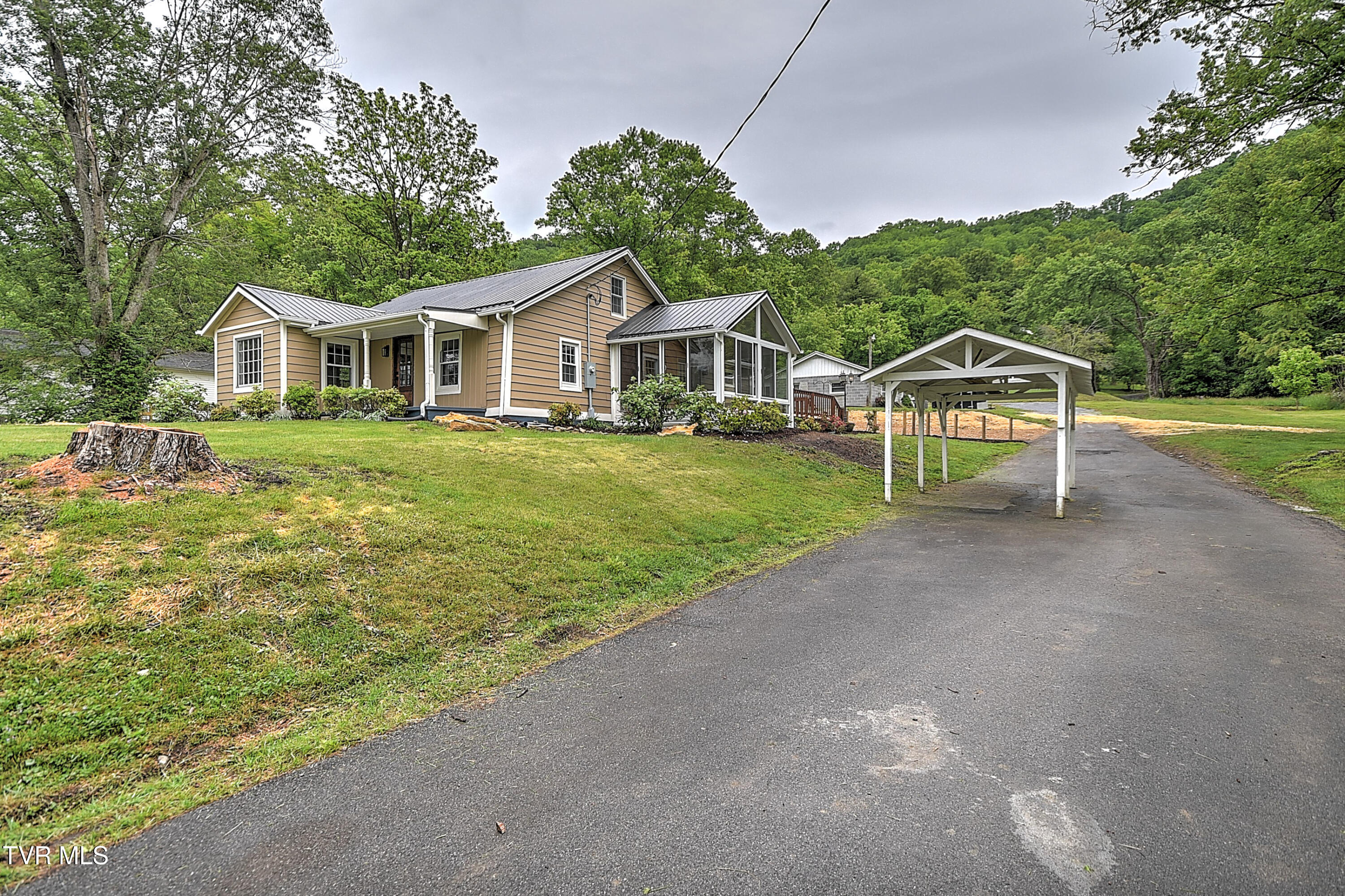 2820 Broad Street Bristol, TN 37620 - Photo 5 of 40 2820 Broad DM-5