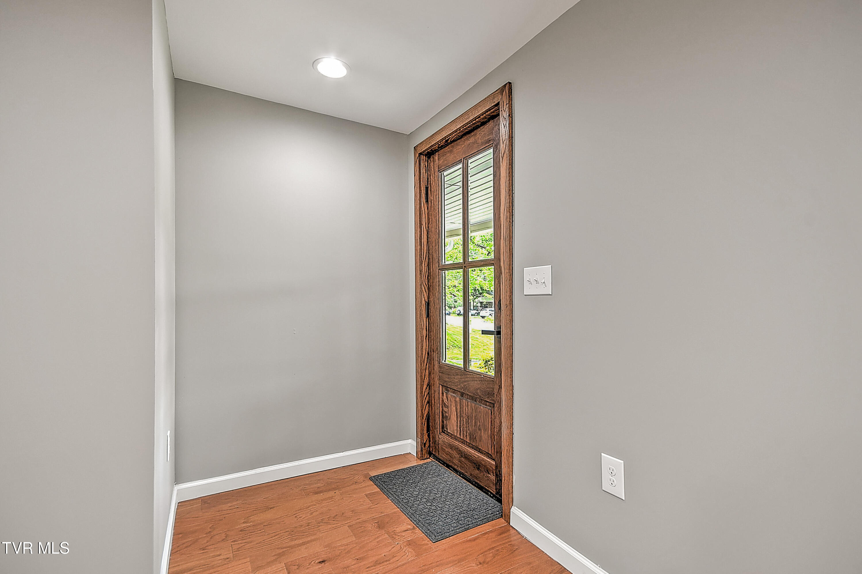2820 Broad Street Bristol, TN 37620 - Photo 6 of 40 2820 Broad DM-6