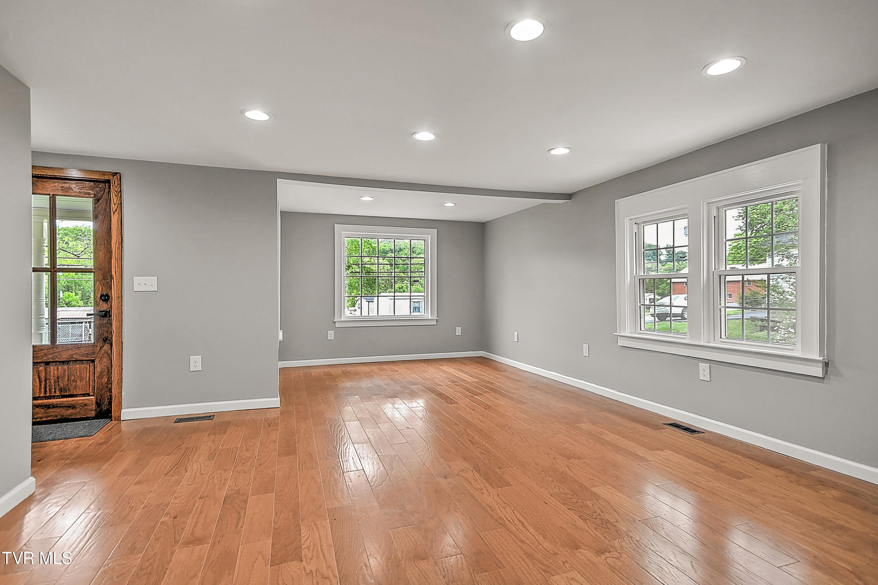 2820 Broad Street Bristol, TN 37620 - Photo 10 of 40 2820 Broad DM-10