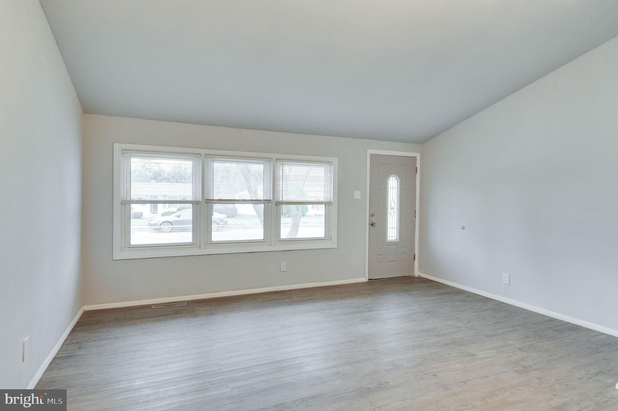43 Cambridge Circle Maple Shade, NJ 08052 - Photo 5 of 16 Gallery Image 5