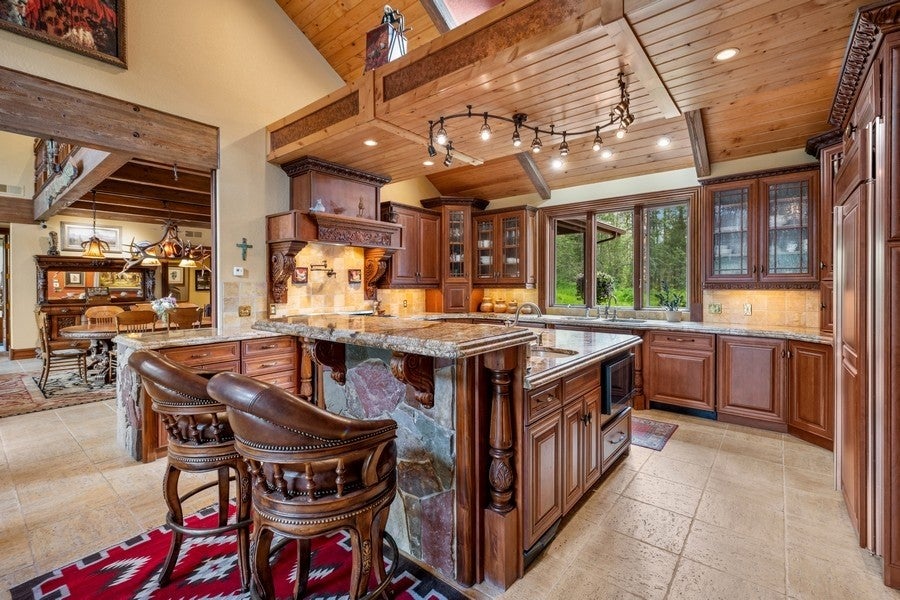 940 McCaffery Road Bigfork, MT 59911 - Photo 13 of 70 Kitchen w/Large Island