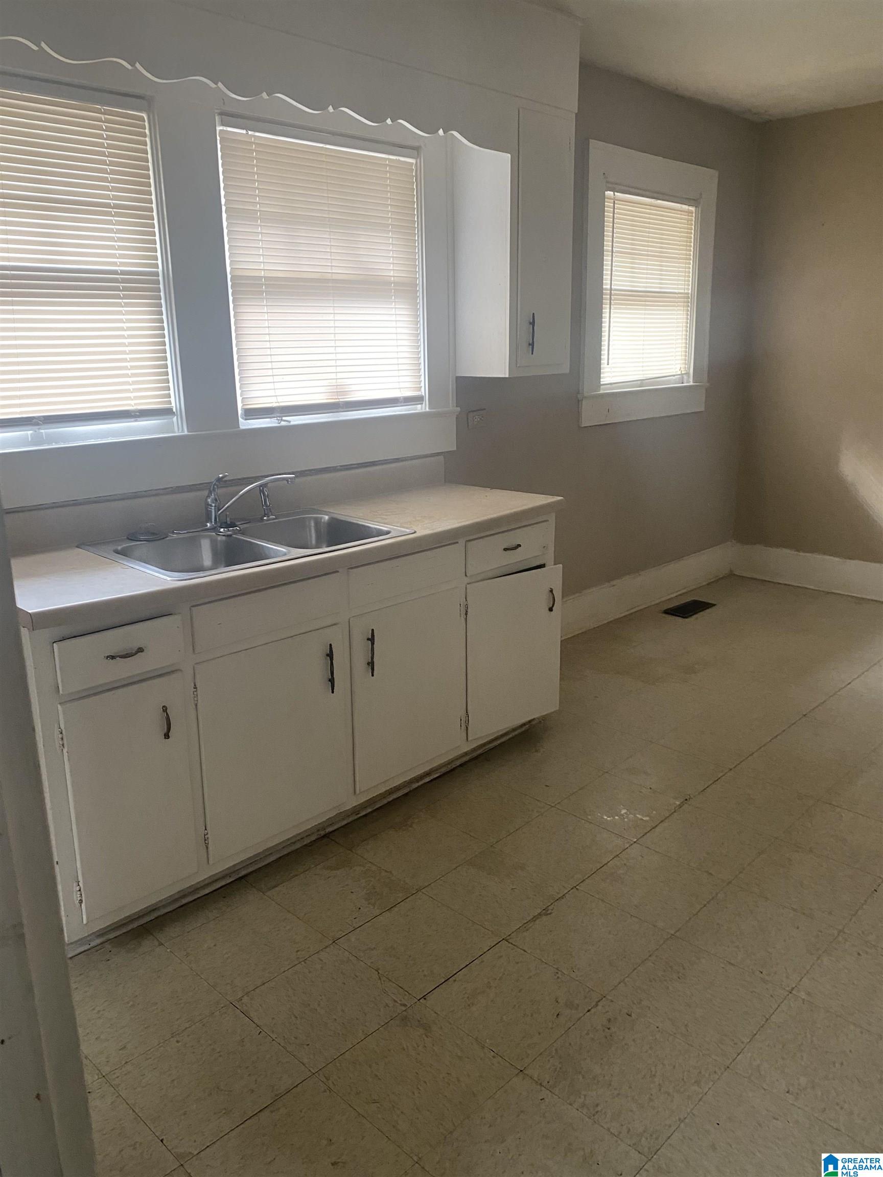 1707 Warrior Road Birmingham, AL 35208 - Photo 2 of 16