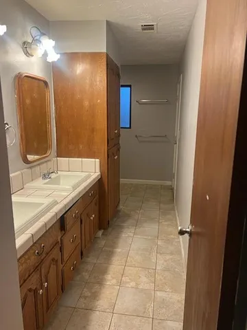 $300,000 | 2189 North Burl Drive, Hanford, CA 93230