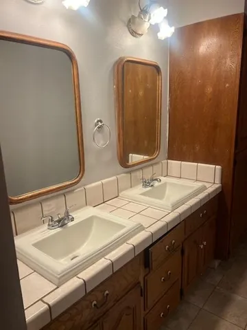 $300,000 | 2189 North Burl Drive, Hanford, CA 93230