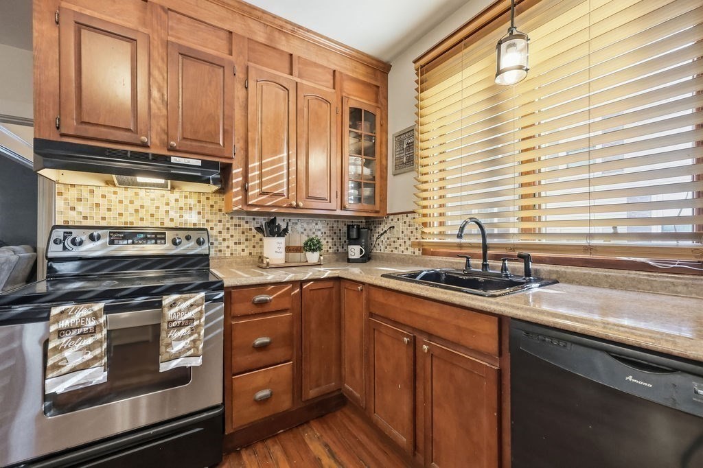 86 Belvidere Street Springfield, MA 01108 - Photo 11 of 27