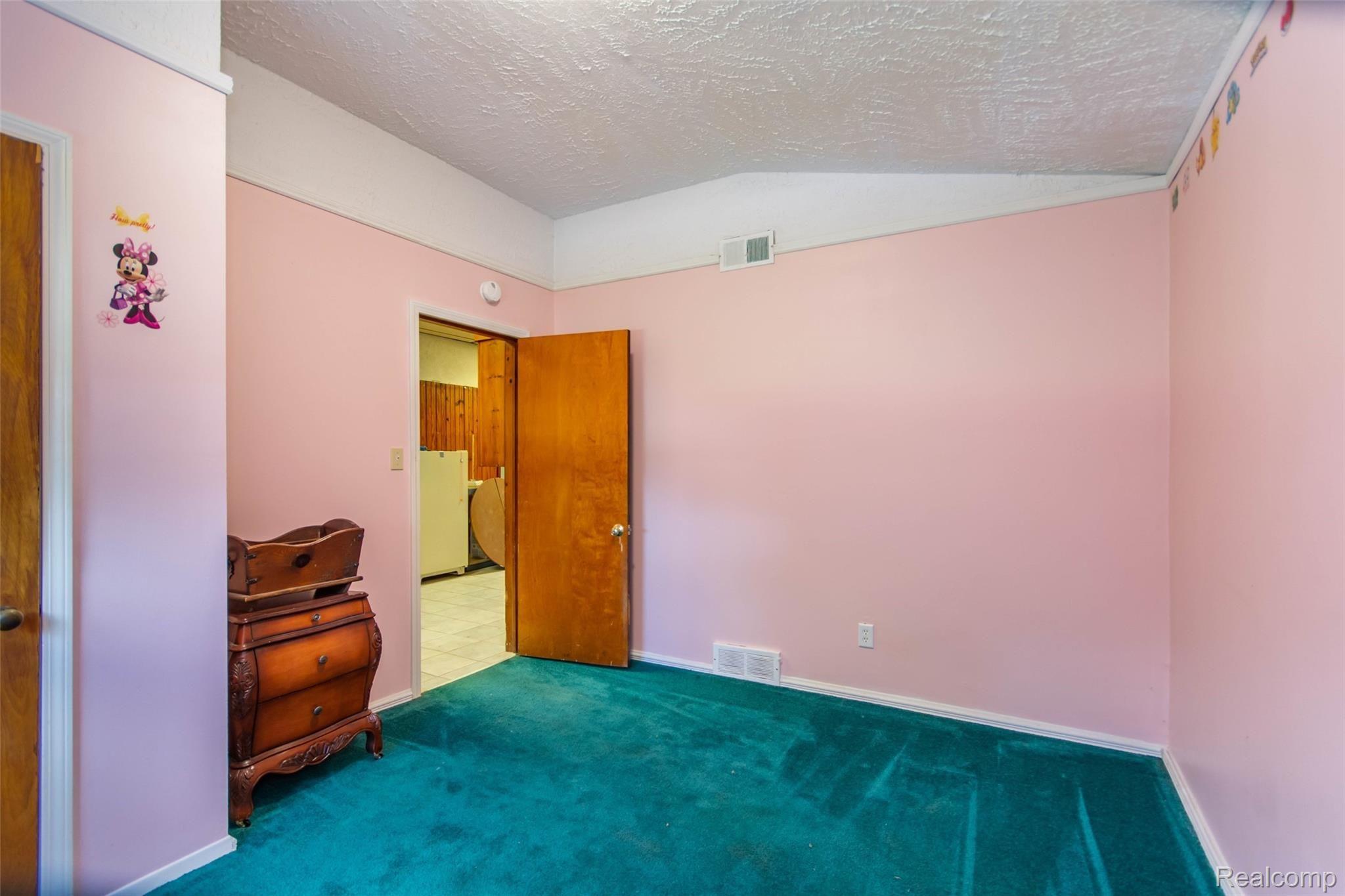 826 Michelson Road Rochester, MI 48307 - Photo 20 of 34 DSC_4556enf.jpg
