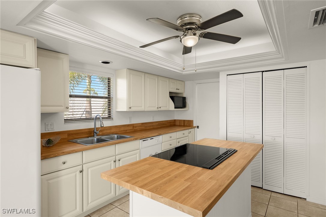 7769 Grande Pine Road Bokeelia, FL 33922 - Photo 11 of 48 Gallery Image 11
