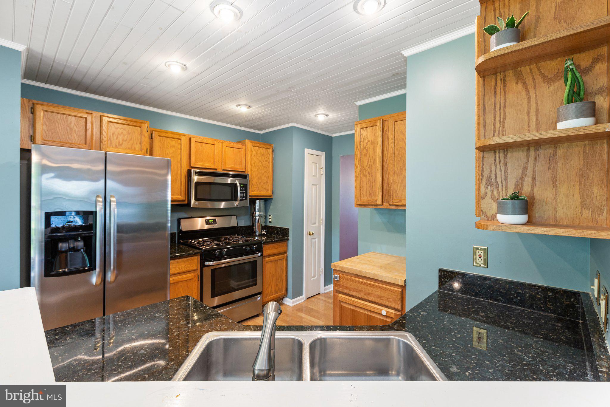 9807 Poplar Forest Road Fredericksburg, VA 22408 - Photo 8 of 53 Stainless steel appliances
