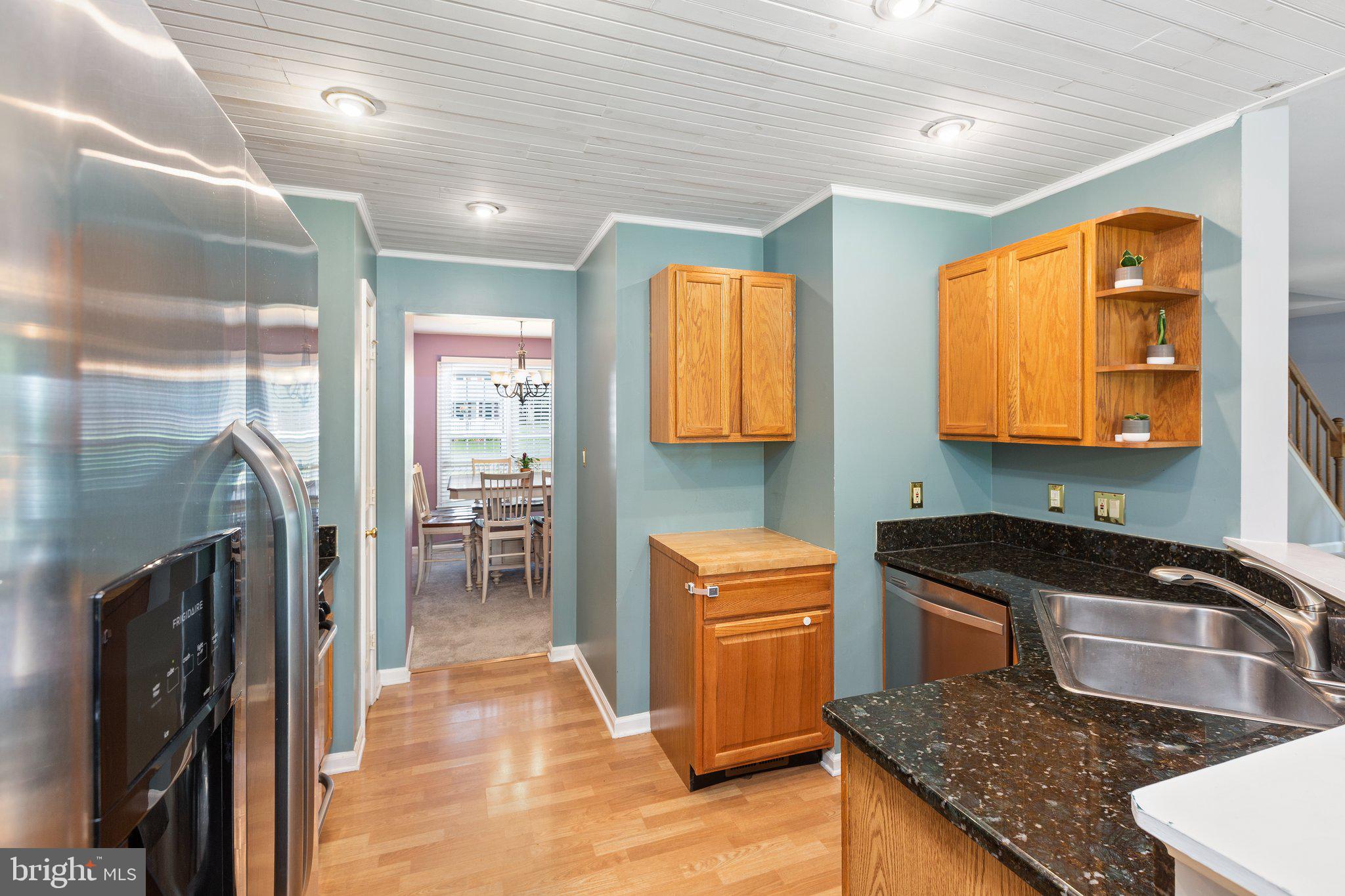 9807 Poplar Forest Road Fredericksburg, VA 22408 - Photo 9 of 53 Granite counters and large pantry