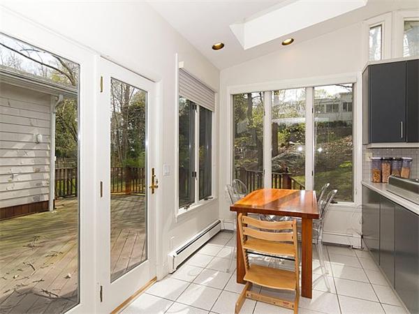 262 Arnold Road Newton, MA 02459 - Photo 5 of 11 Gallery Image 5