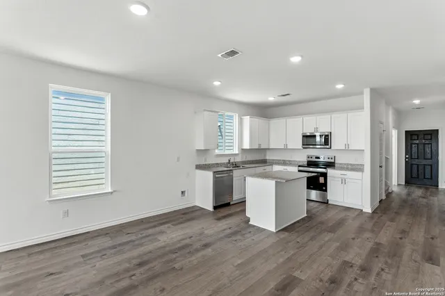 $249,790 | 304 Lazyglade Lane, Seguin, TX 78155