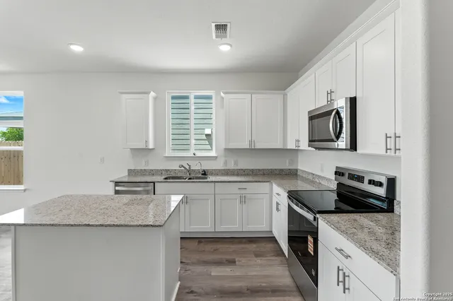 $249,790 | 304 Lazyglade Lane, Seguin, TX 78155